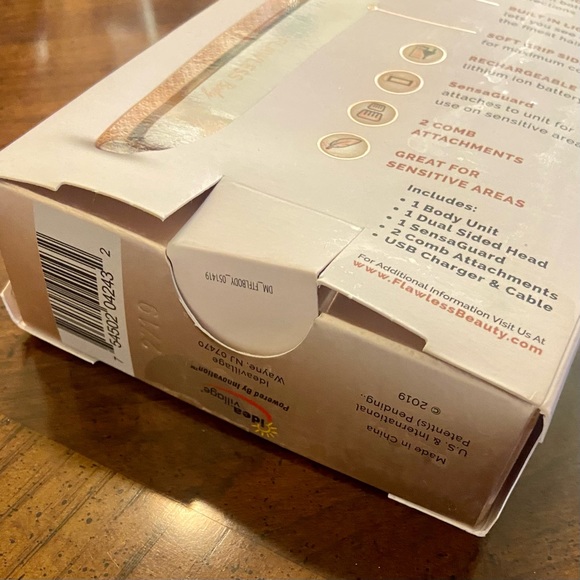 Finishing Touch Flawless body Rechargeable Shaver - Picture 4 of 6